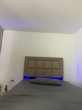 EmilyNoir1 online show from December 17, 12:27 am