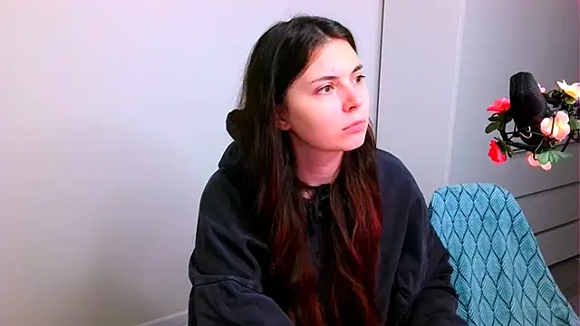 peachyness online show from December 5, 6:15 pm