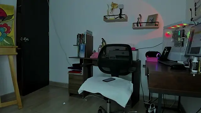 Snapshot of lady_sophie chatting on October 14, 4:08 pm lady sophie online show from October 14, 4:08 pm