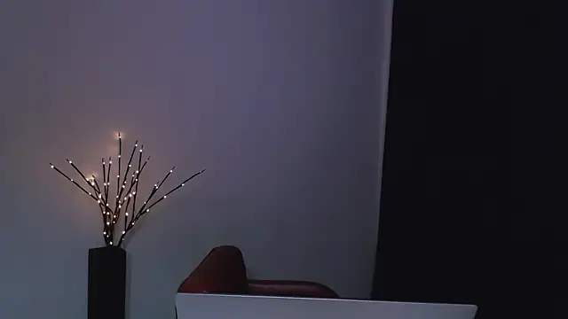 Snapshot of Lia_noo_regrets chatting on December 22, 5:32 pm Lia noo regrets online show from December 22, 5:32 pm