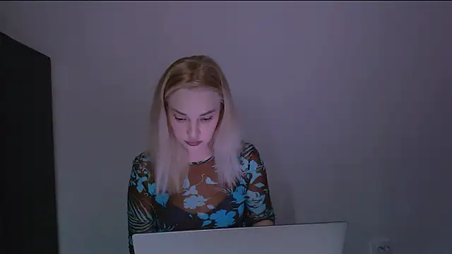 Snapshot of Lia_noo_regrets chatting on February 10, 6:12 pm Lia noo regrets online show from February 10, 6:12 pm