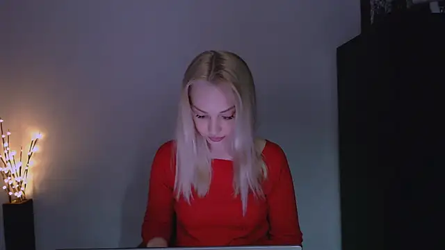 Snapshot of Lia_noo_regrets chatting on April 6, 5:25 pm Lia noo regrets online show from April 6, 5:25 pm