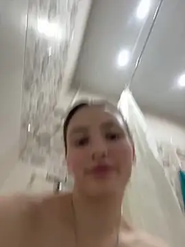 ZariaFlame online show from November 4, 9:25 pm