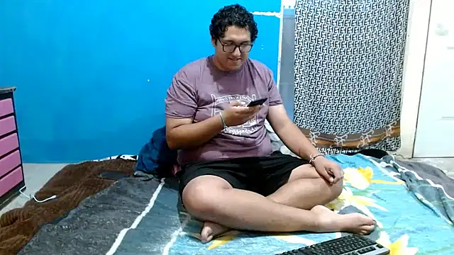 Snapshot of MeisanPaul chatting on June 21, 1:30 am MeisanPaul online show from June 21, 1:30 am