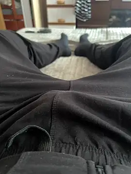 Snapshot of mikimakim chatting on April 5, 9:06 am mikimakim online show from April 5, 9:06 am