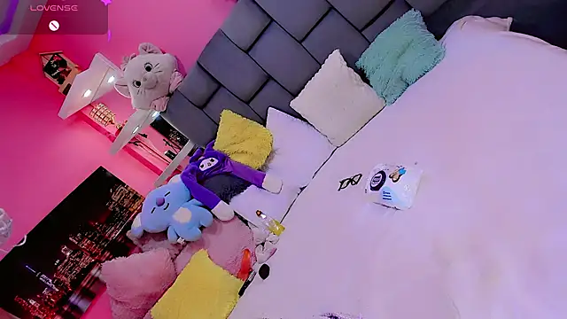 ShantyMillan online show from October 14, 1:23 pm