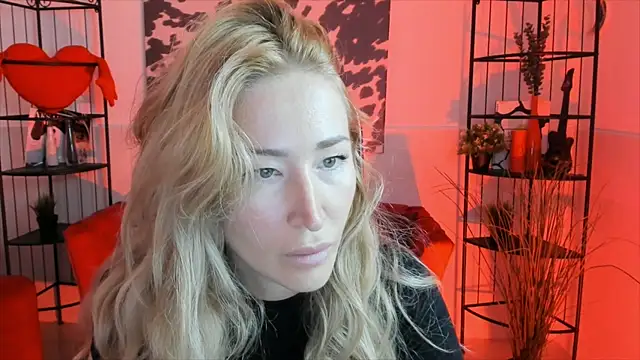 Snapshot of AstraMonroe chatting on September 9, 10:26 am AstraMonroe online show from September 9, 10:26 am