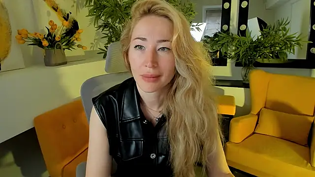 Snapshot of AstraMonroe chatting on September 30, 4:50 am AstraMonroe online show from September 30, 4:50 am
