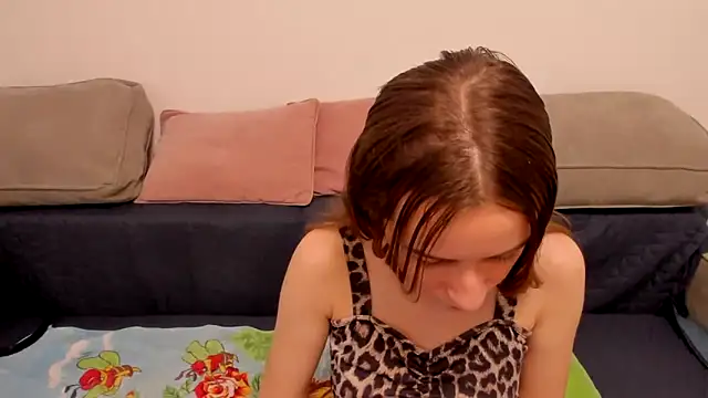 alisaakiss online show from March 2, 7:15 am