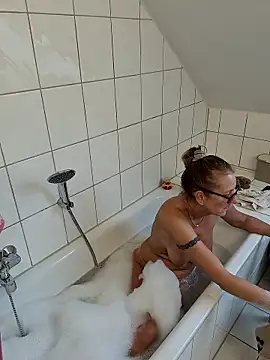 HotWifeLyn68 online show from January 11, 11:04 am