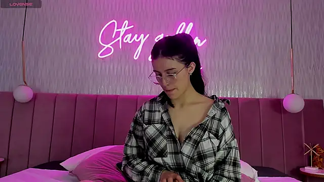 maddy jaclsonw online show from September 19, 11:55 am