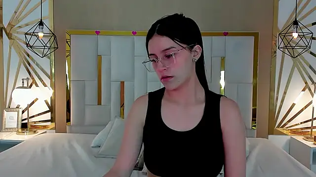 maddy jaclsonw online show from October 19, 1:12 pm