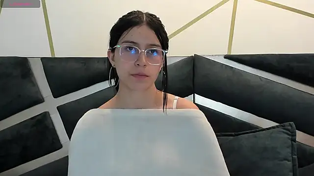 maddy jaclsonw online show from October 20, 1:22 pm