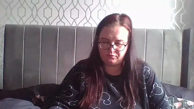 Curvy OliviaXX online show from April 3, 9:18 am