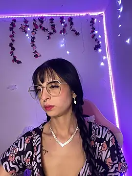 Lia  1 online show from December 1, 6:07 am