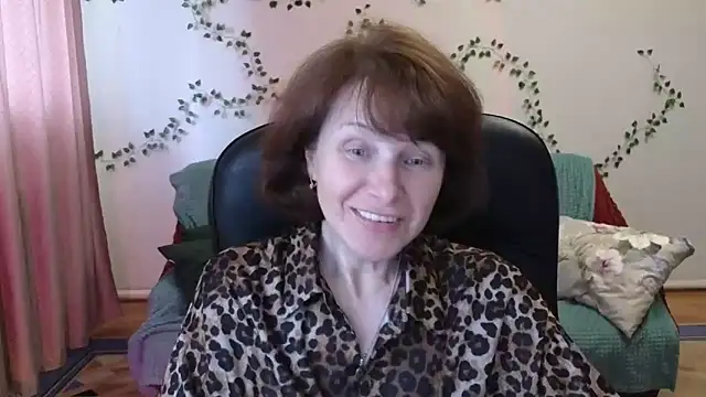 Lia Tito online show from April 11, 7:35 am