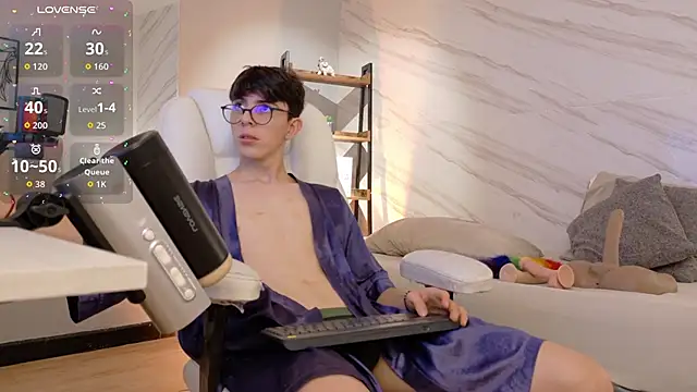 Snapshot of mathias_saenz chatting on February 27, 7:36 pm mathias saenz online show from February 27, 7:36 pm