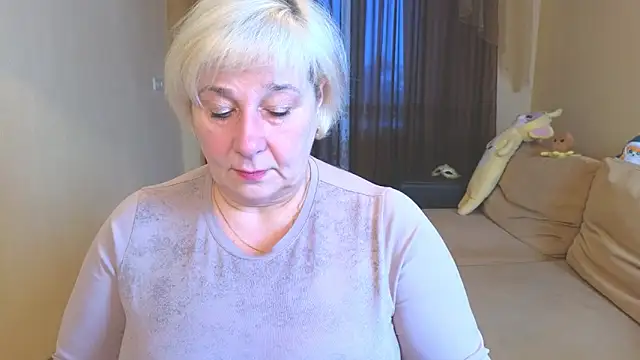 Snapshot of Milana_Milky chatting on February 3, 5:05 am Milana Milky online show from February 3, 5:05 am