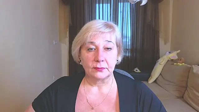 Snapshot of Milana_Milky chatting on February 15, 6:10 am Milana Milky online show from February 15, 6:10 am