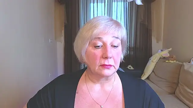 Snapshot of Milana_Milky chatting on February 15, 7:51 am Milana Milky online show from February 15, 7:51 am