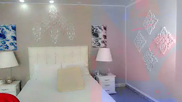 maddissonivanova online show from October 31, 7:04 pm