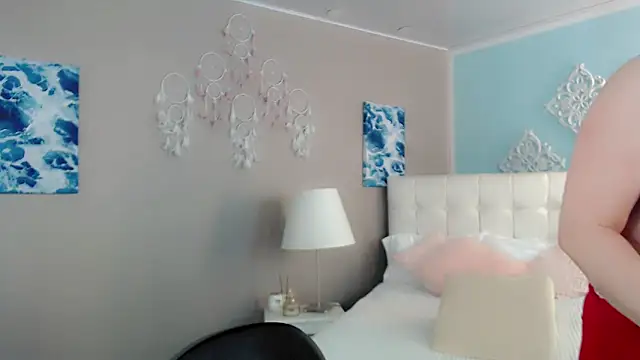 maddissonivanova online show from January 17, 7:06 pm