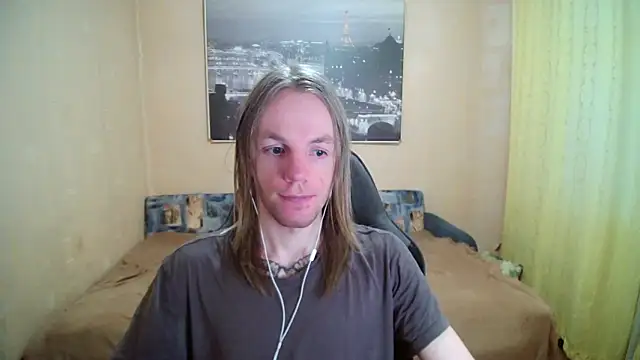 Snapshot of AdamDickens chatting on April 17, 1:52 am AdamDickens online show from April 17, 1:52 am