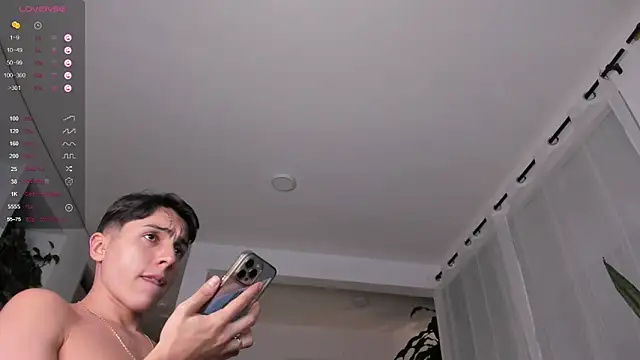 Snapshot of Hotay_andrew chatting on October 2, 1:12 am Hotay andrew online show from October 2, 1:12 am