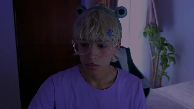 taichi bluy online show from December 2, 8:15 pm