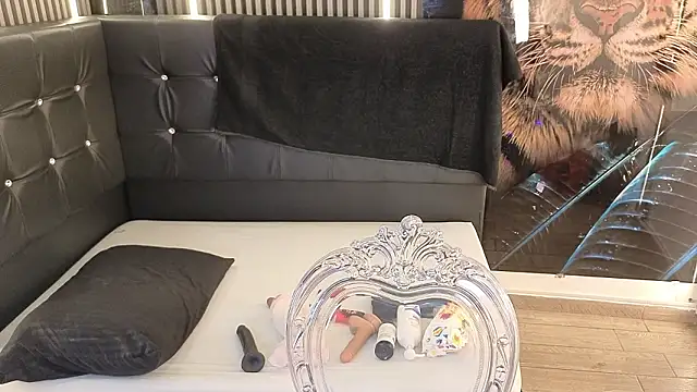 Witch Scarlet online show from March 7, 1:24 am