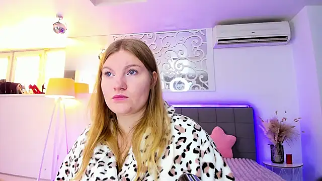 AshleyJoness online show from November 4, 6:01 am