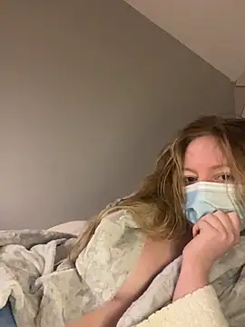 Snapshot of hazel_wood21 chatting on March 8, 8:01 pm hazel wood21 online show from March 8, 8:01 pm