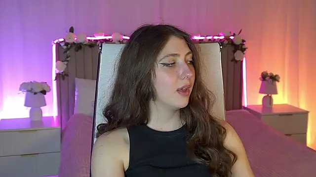 Mary Miiller online show from April 1, 1:41 pm