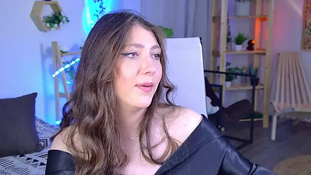 Mary Miiller online show from April 25, 1:41 pm