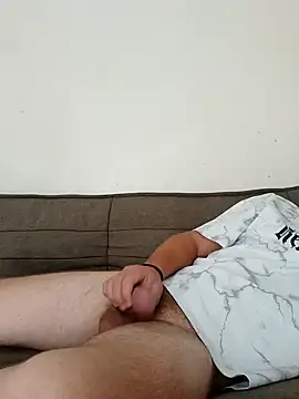 Snapshot of Makis09 chatting on October 6, 9:07 am Makis09 online show from October 6, 9:07 am