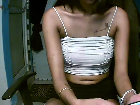 Snapshot of RENUKA_RAJPUT chatting on May 31, 6:09 pm RENUKA RAJPUT online show from May 31, 6:09 pm