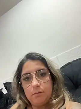 Snapshot of sophiemonroevip chatting on February 5, 2:05 am sophiemonroevip online show from February 5, 2:05 am