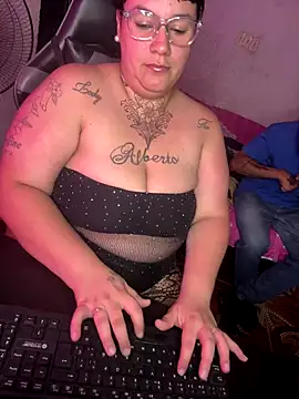 valen1891 online show from December 16, 3:33 am