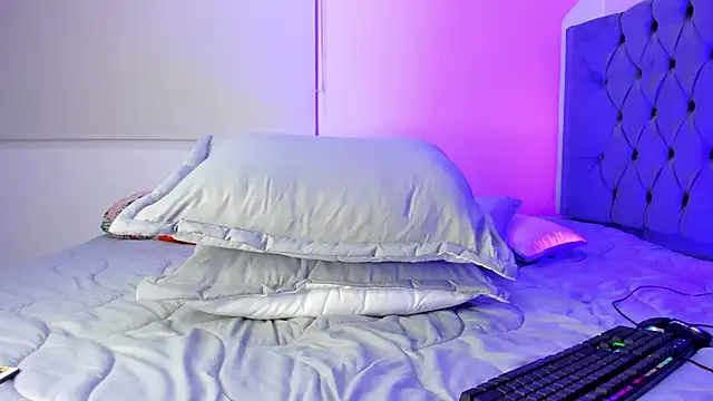 Snapshot of CamiiloRivera chatting on September 13, 4:56 am CamiiloRivera online show from September 13, 4:56 am