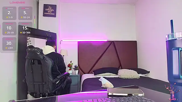 Lucass love online show from October 14, 1:23 pm