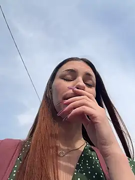 Amelie Crosby online show from July 11, 1:36 pm