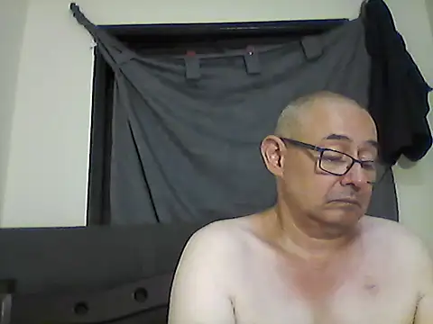 Marlon92700 online show from April 28, 10:59 pm