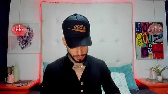 Snapshot of VinzenzRizzo chatting on July 9, 4:05 am VinzenzRizzo online show from July 9, 4:05 am