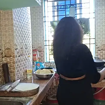 Snapshot of Bristy- chatting on November 17, 3:23 am Bristy- online show from November 17, 3:23 am