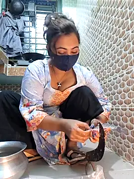 Snapshot of Bristy- chatting on January 14, 1:39 pm Bristy- online show from January 14, 1:39 pm