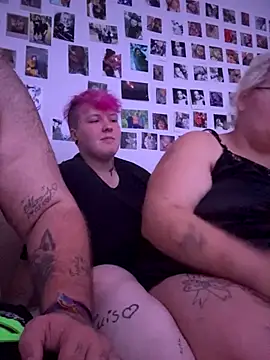 mrandmrsdarkside online show from October 10, 8:52 pm