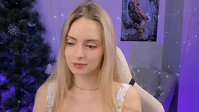 JuliaBrewwer online show from February 12, 2:23 pm