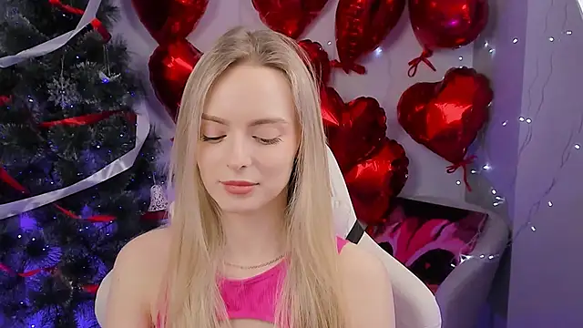 JuliaBrewwer online show from February 16, 2:57 pm