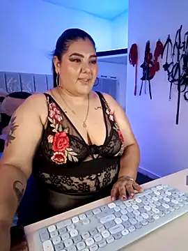 AndreaKinky online show from November 12, 8:15 am