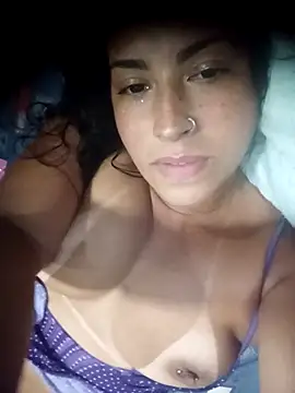 Snapshot of Danivinix chatting on December 2, 2:39 am Danivinix online show from December 2, 2:39 am